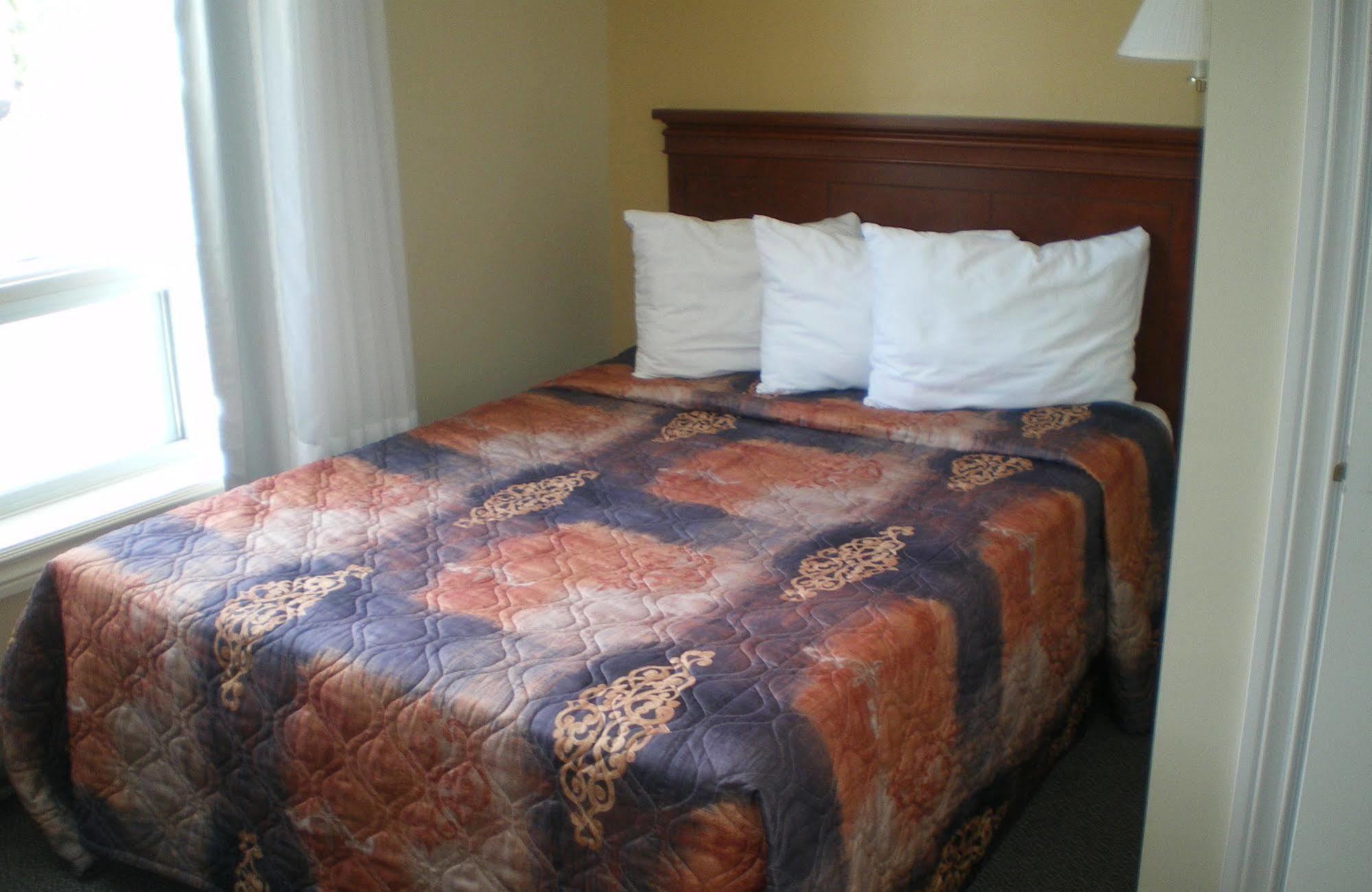 Hotel Motel Manoir De פרסה מראה חיצוני תמונה