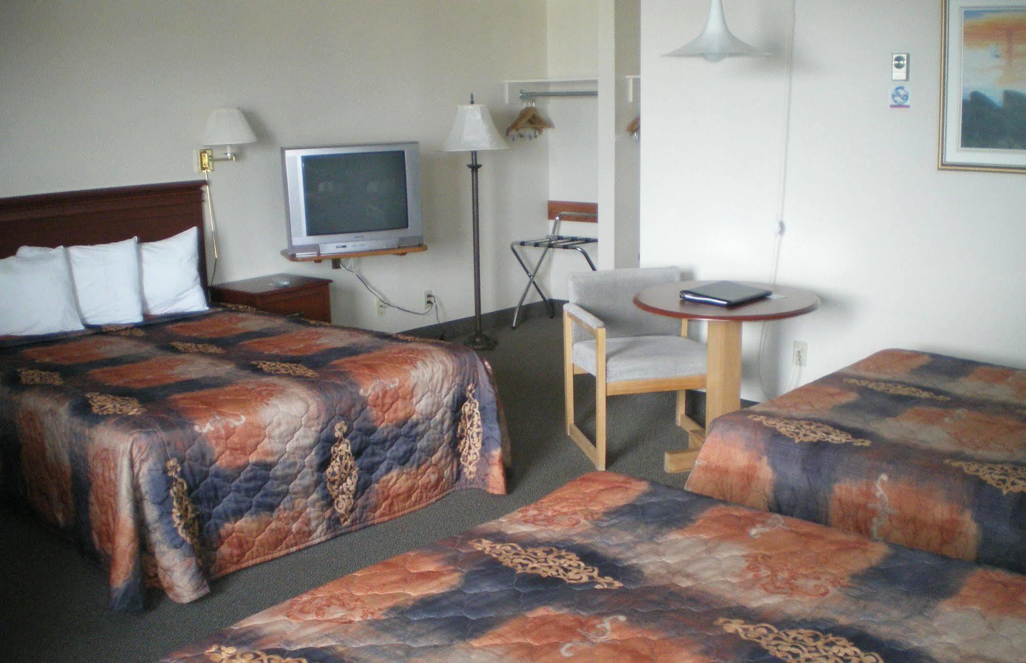 Hotel Motel Manoir De פרסה מראה חיצוני תמונה