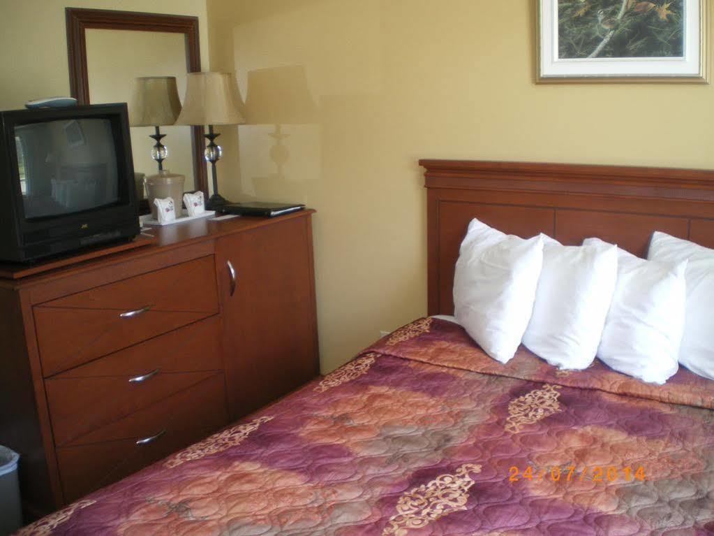 Hotel Motel Manoir De פרסה מראה חיצוני תמונה