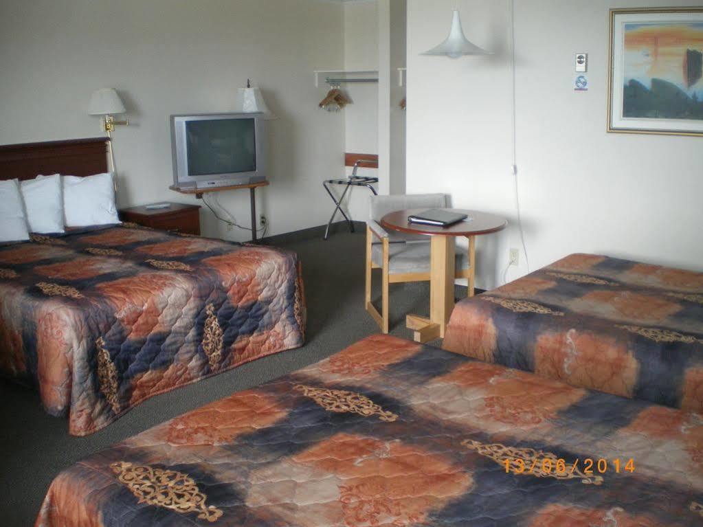 Hotel Motel Manoir De פרסה מראה חיצוני תמונה
